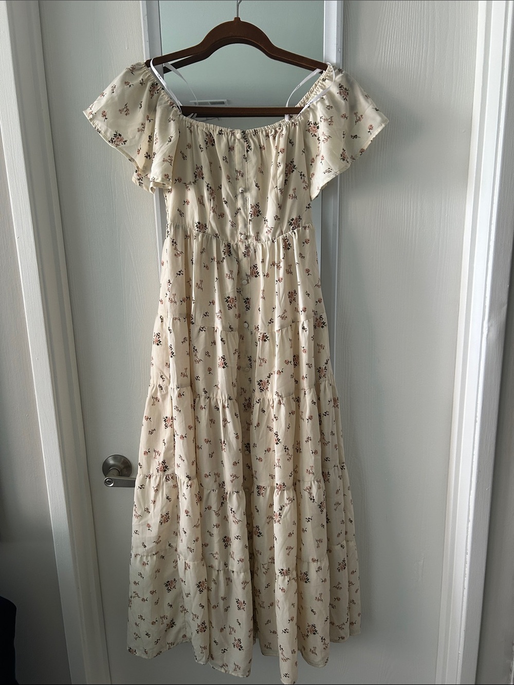 Women’s XS Lulu's Cream Floral Smocked Off-Shoulder Dress